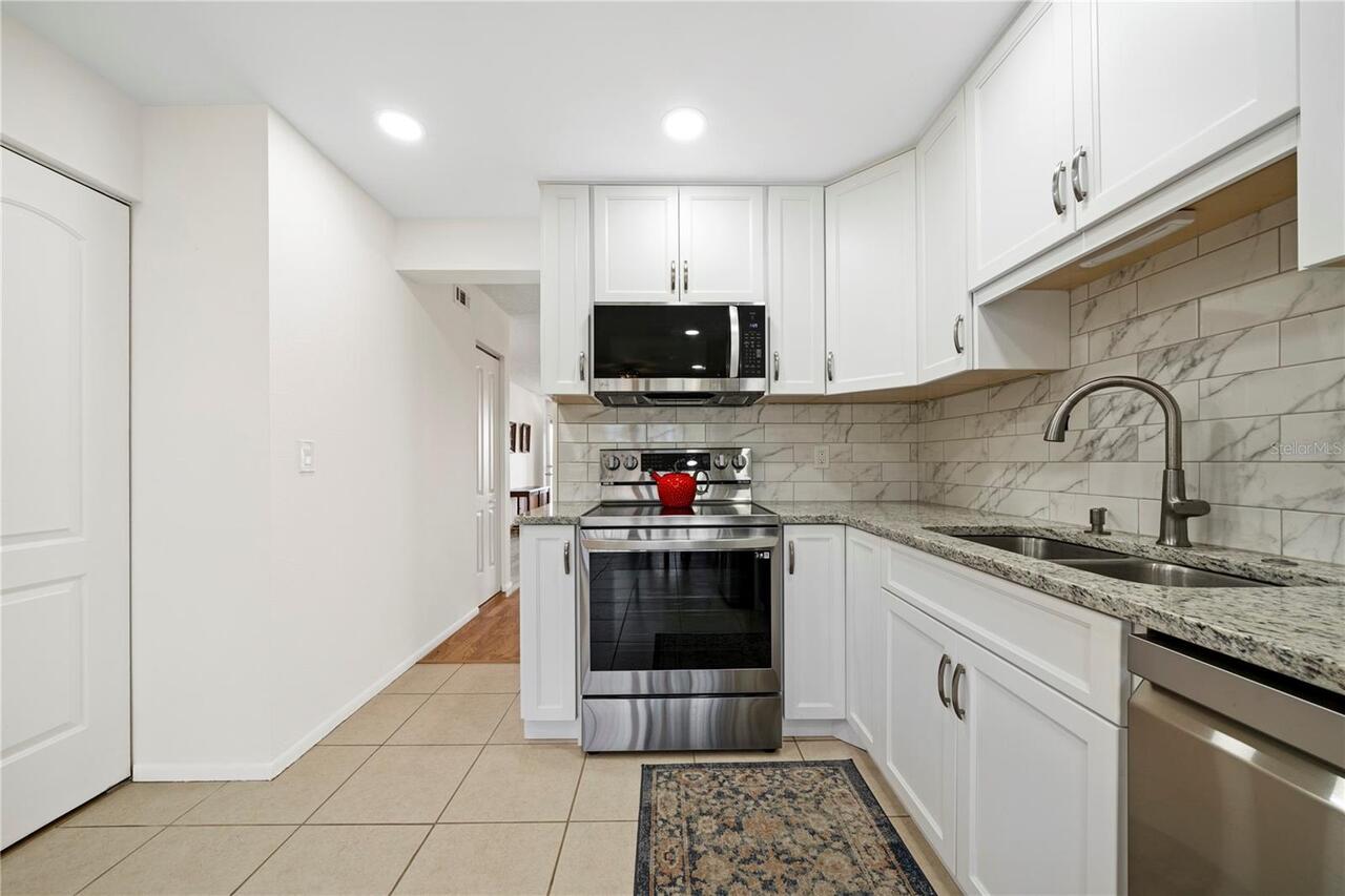 Listing Photo 12
