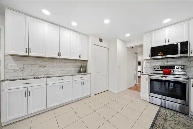 Listing Photo 22