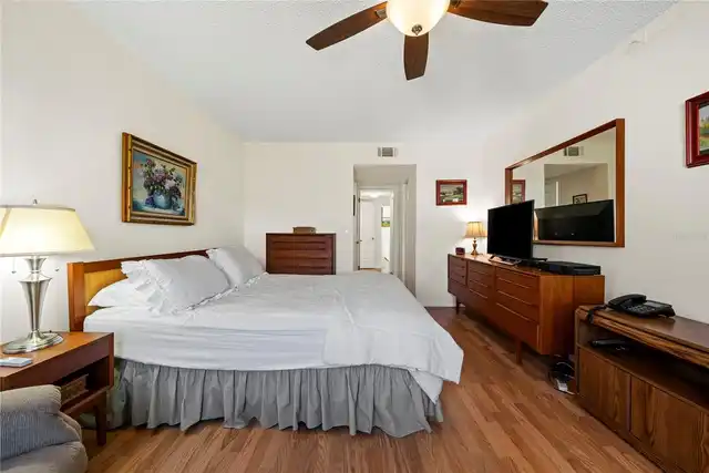 Listing Photo 28