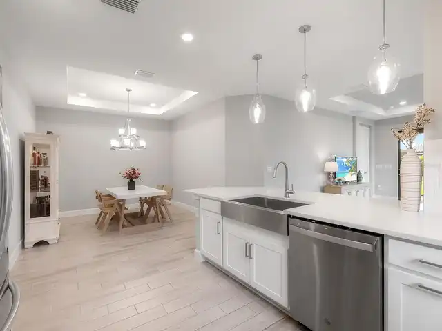 Listing Photo 8