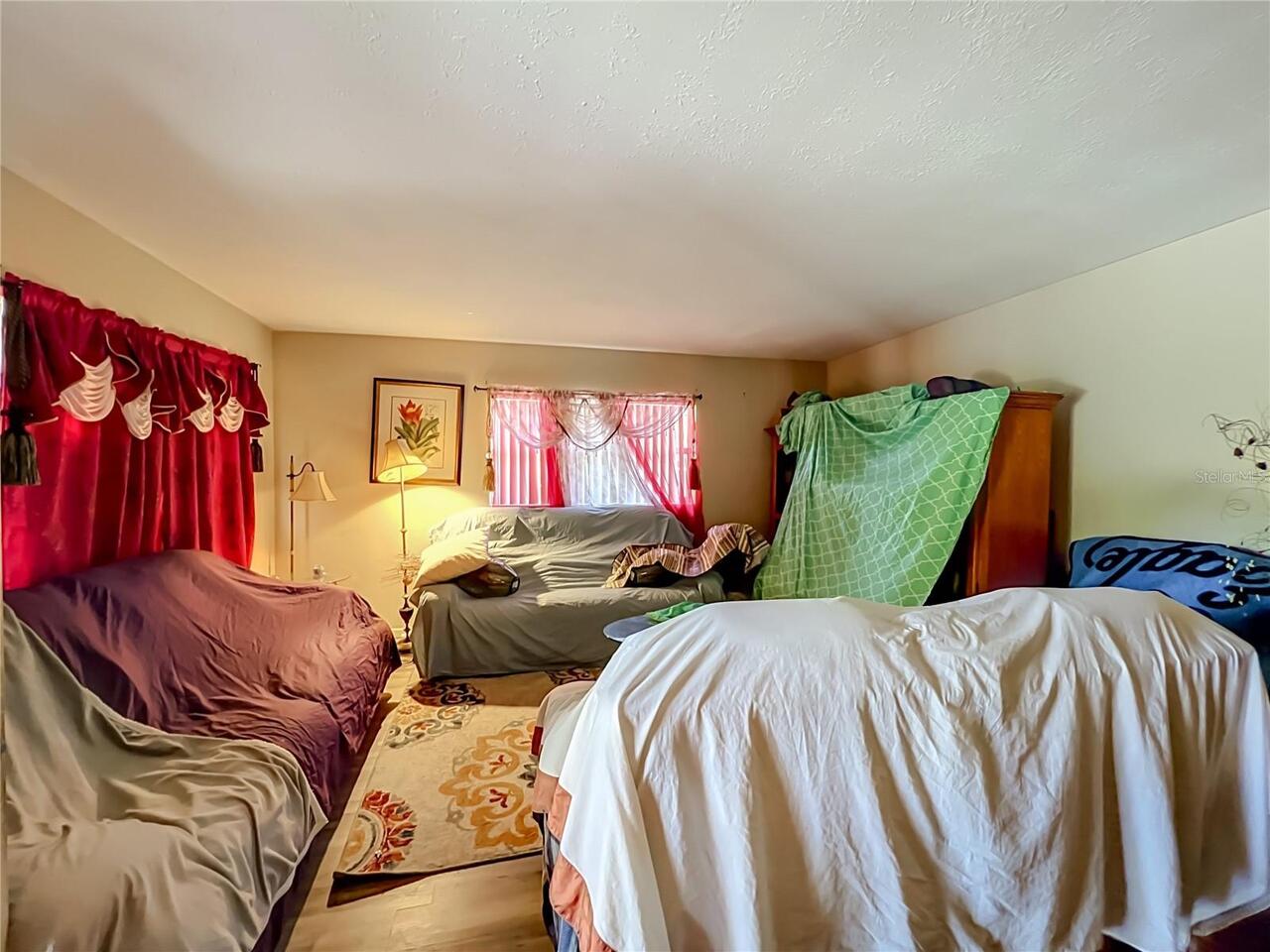 Listing Photo 9
