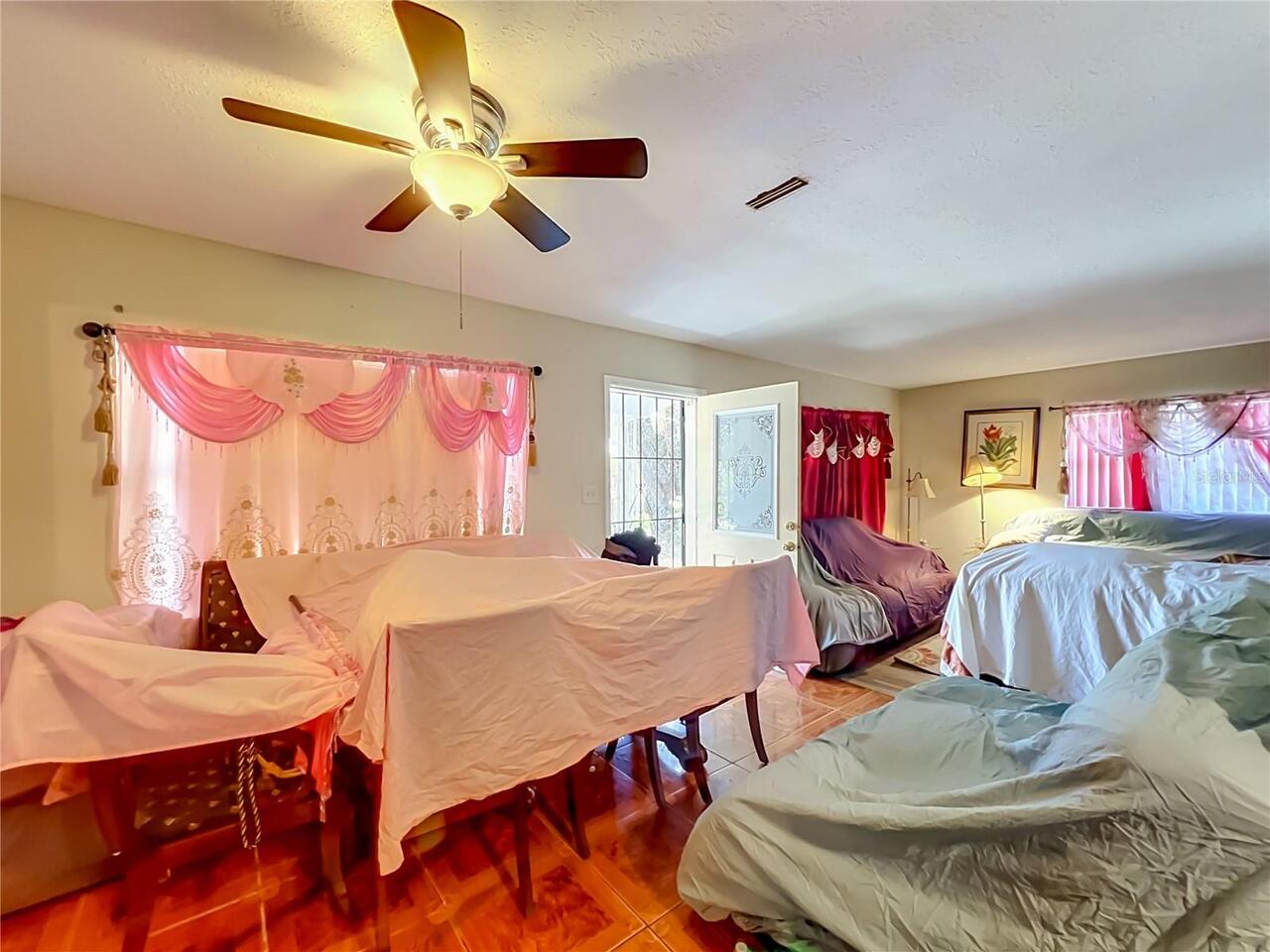 Listing Photo 12