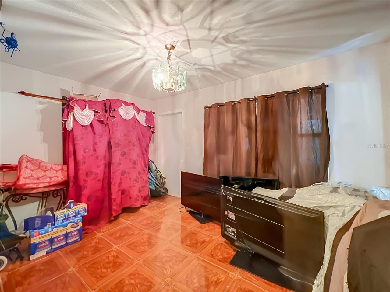 Listing Photo 14