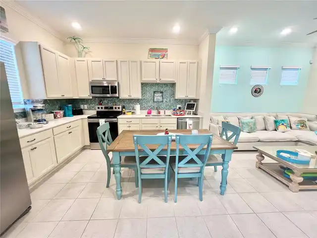 Listing Photo 10