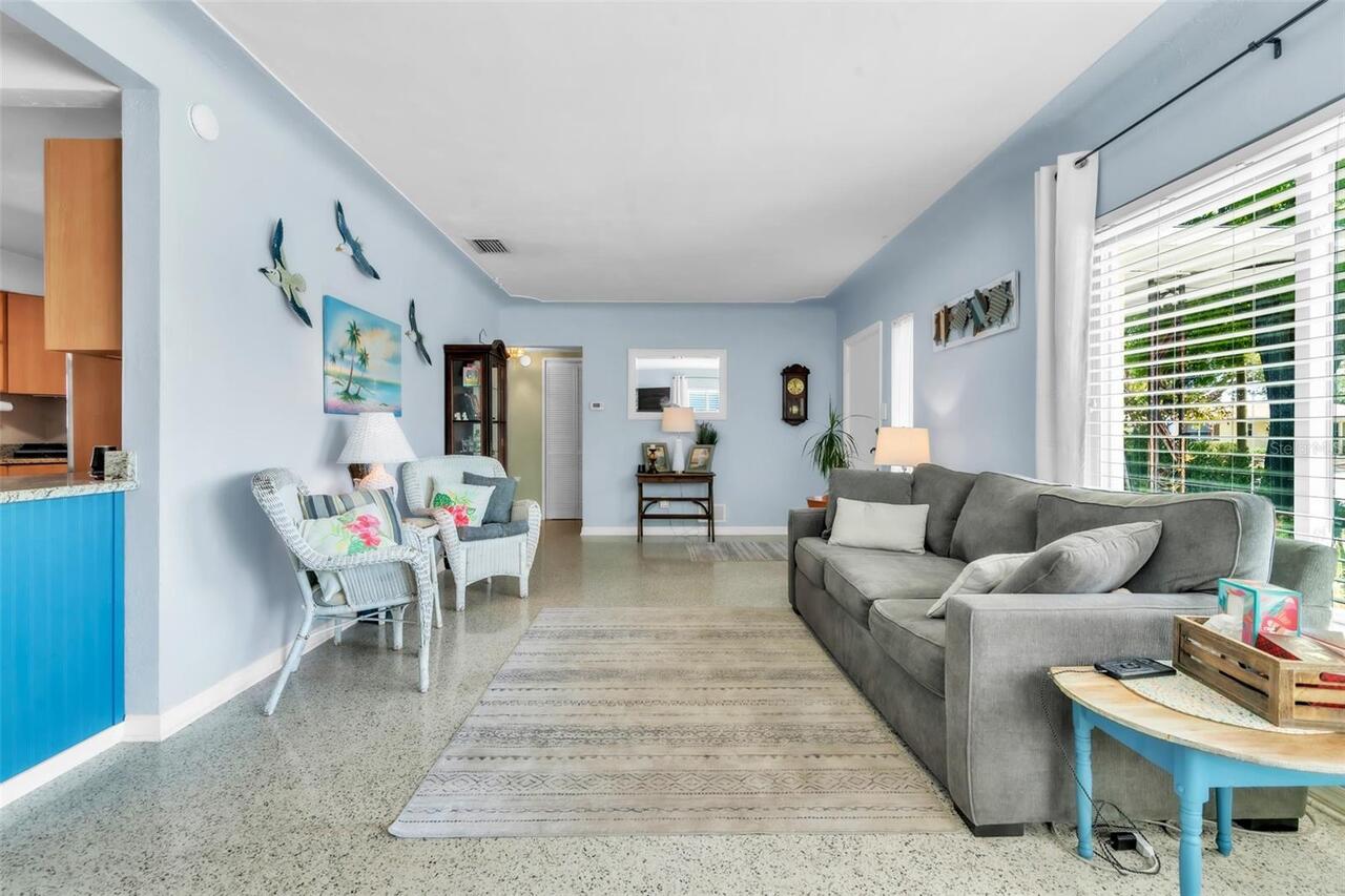 Listing Photo 8