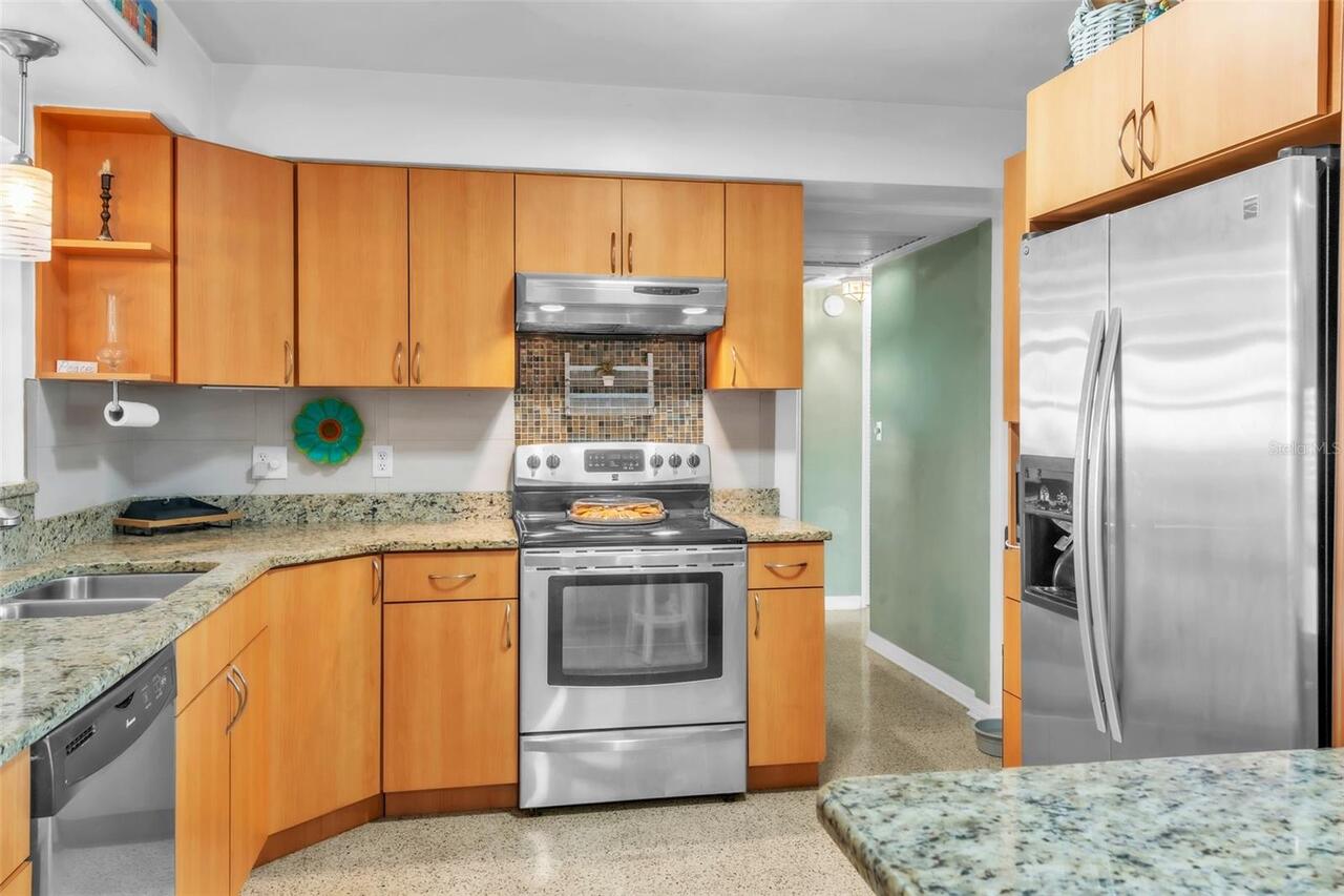 Listing Photo 10