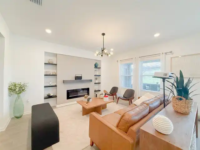 Listing Photo 10