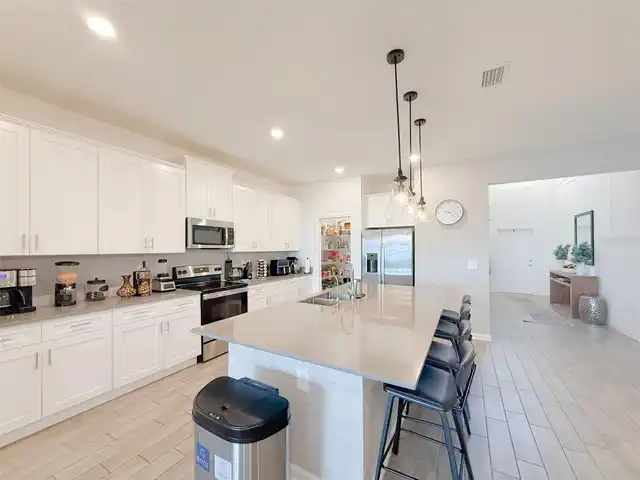 Listing Photo 15