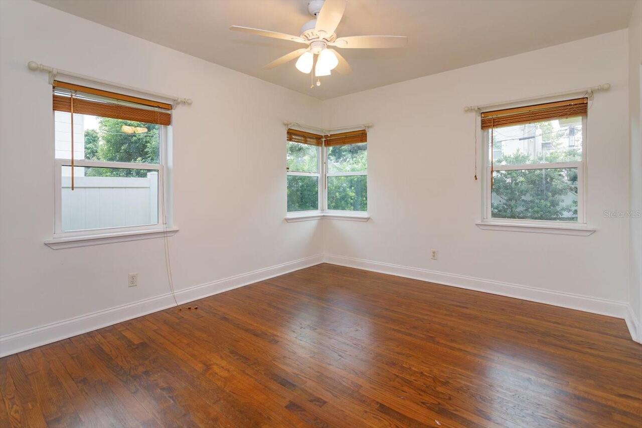 Listing Photo 16