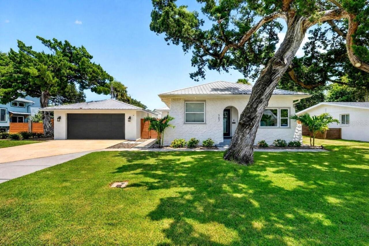 Listing Photo 8