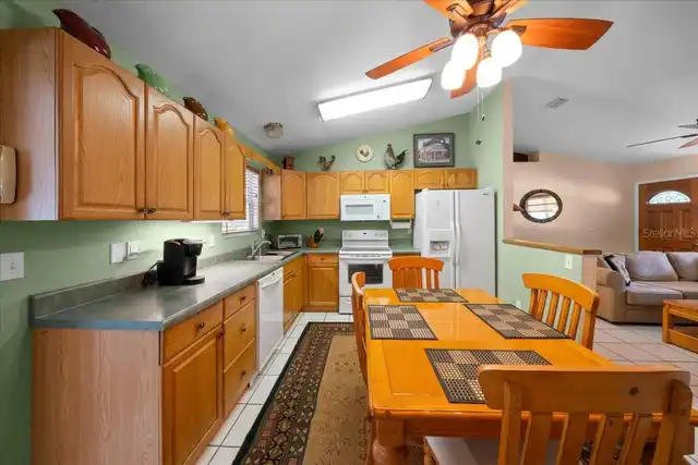 Listing Photo 12