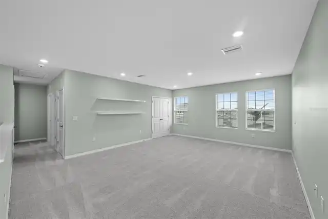 Listing Photo 17