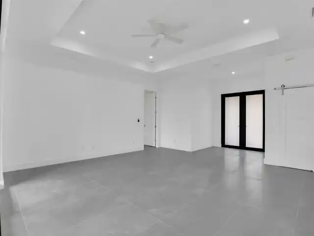 Listing Photo 10