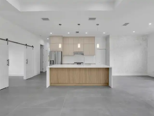 Listing Photo 15