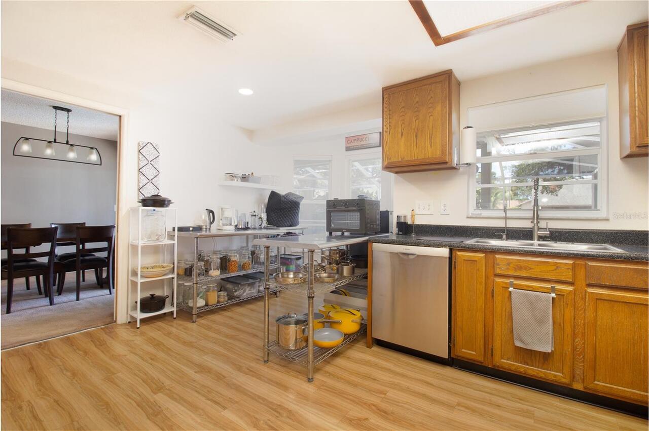 Listing Photo 10