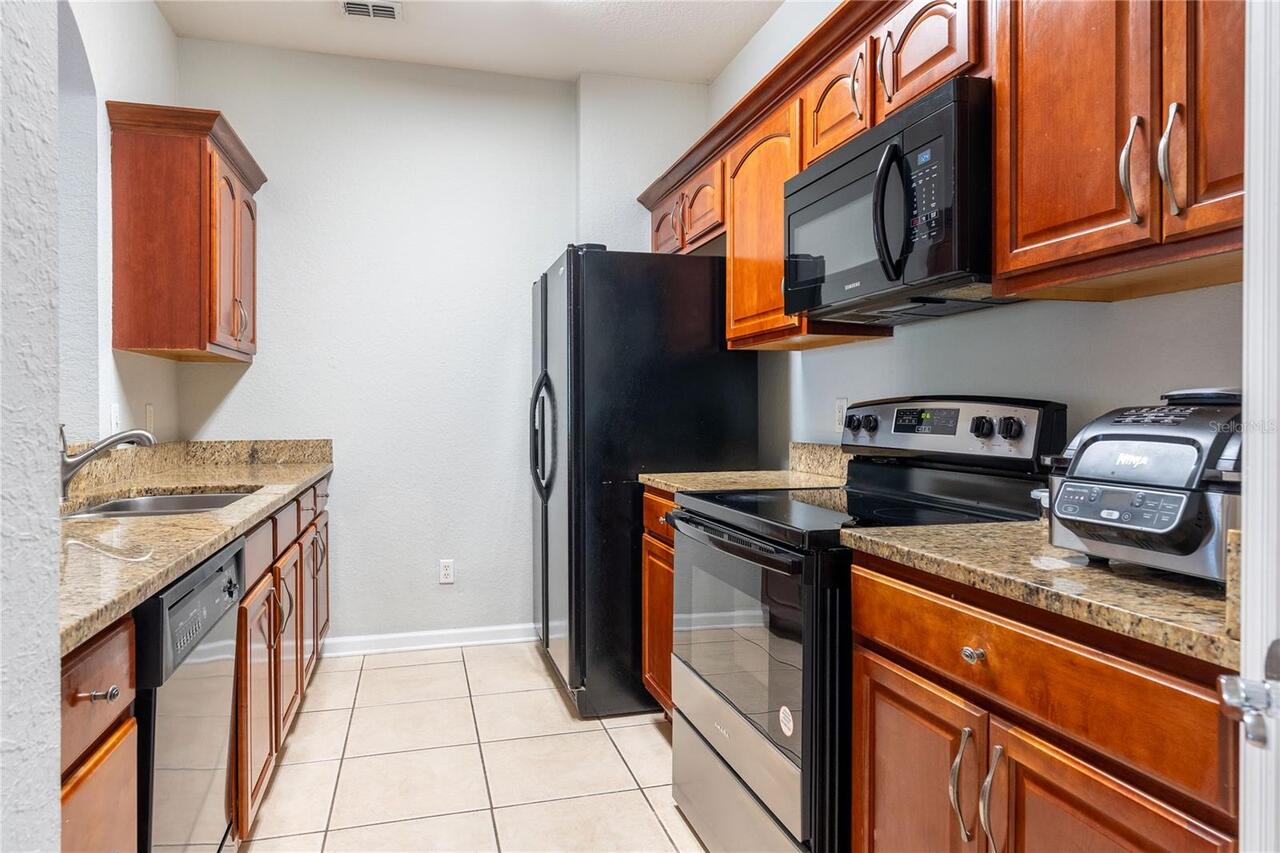 Listing Photo 9