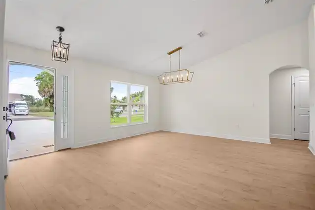 Listing Photo 9