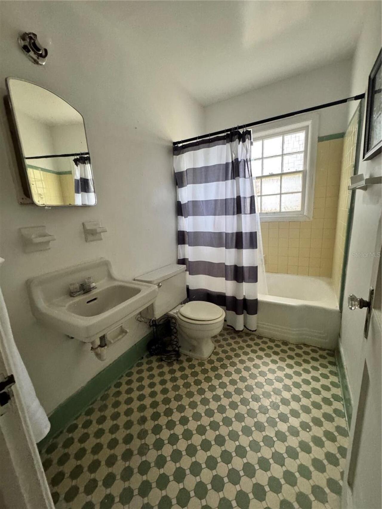 Listing Photo 8