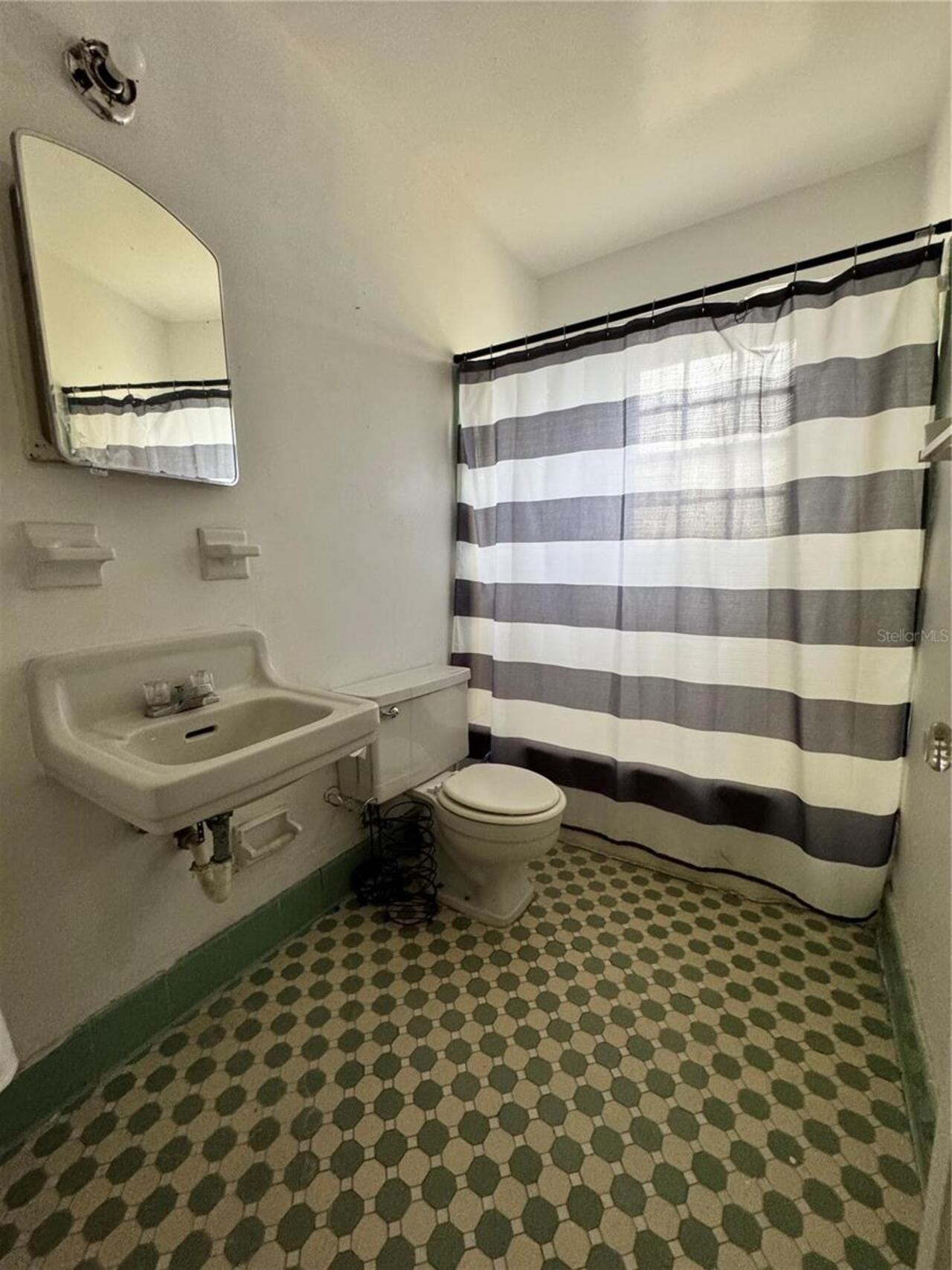 Listing Photo 9