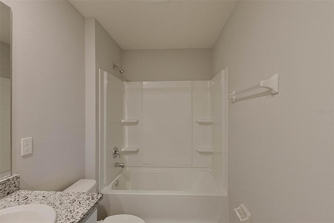 Listing Photo 12