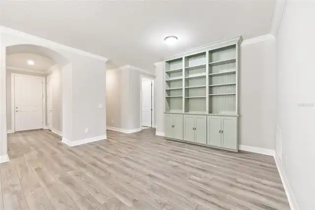 Listing Photo 10