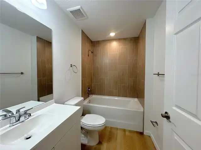 Listing Photo 12