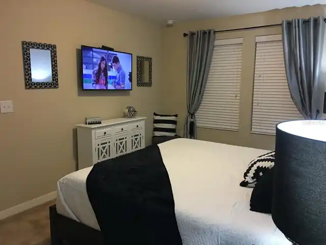 Listing Photo 10