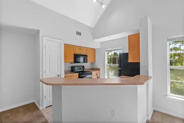Listing Photo 8