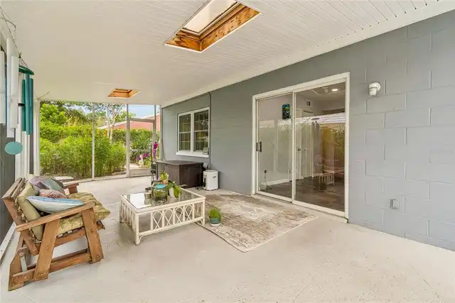 Listing Photo 9