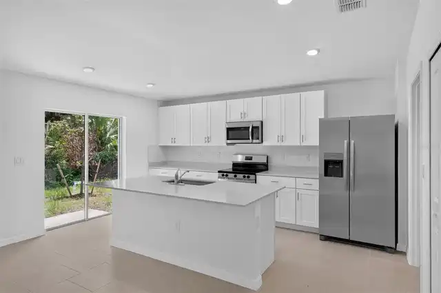 Listing Photo 11