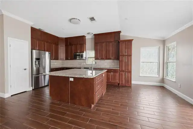 Listing Photo 15