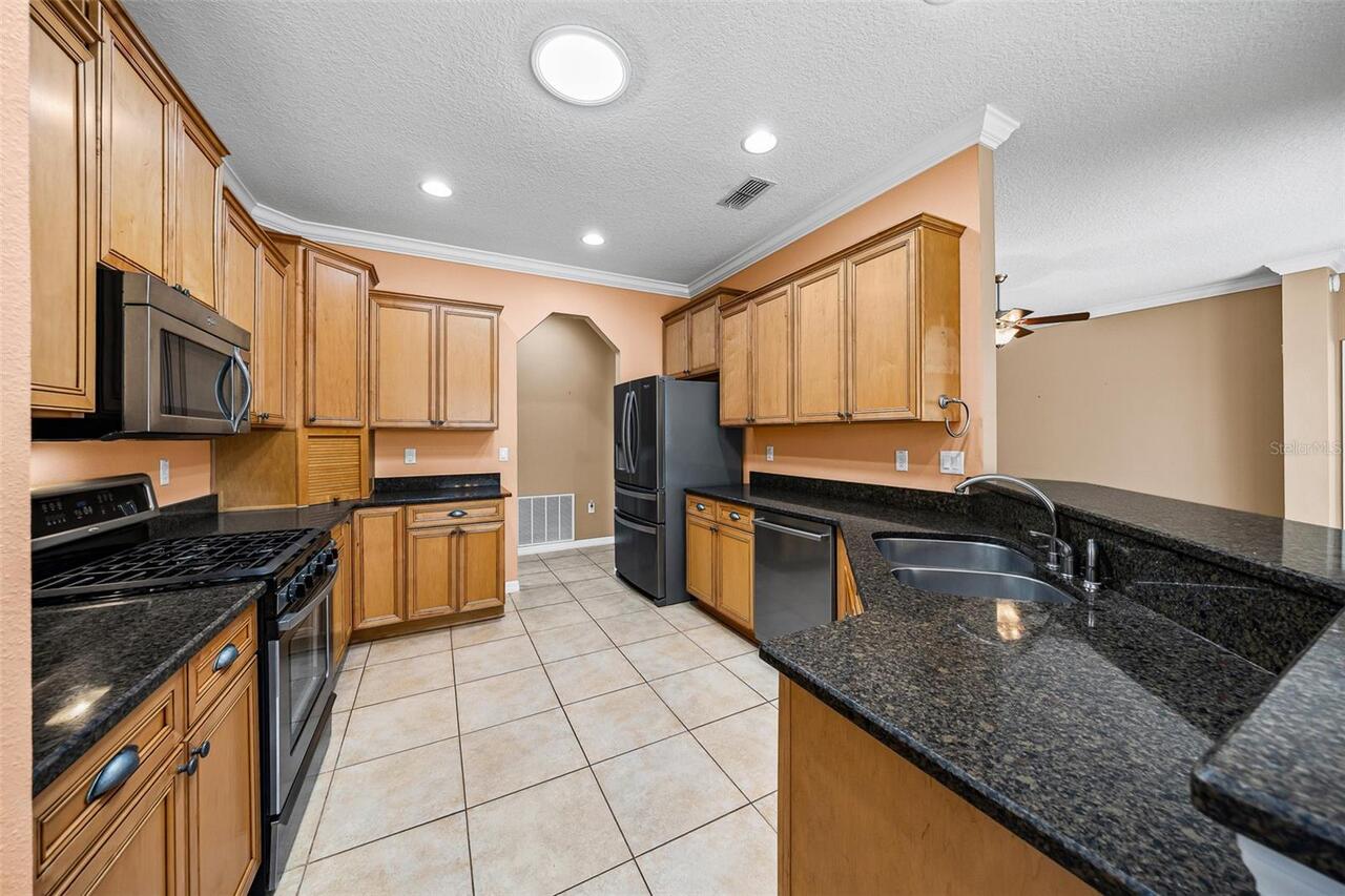Listing Photo 8