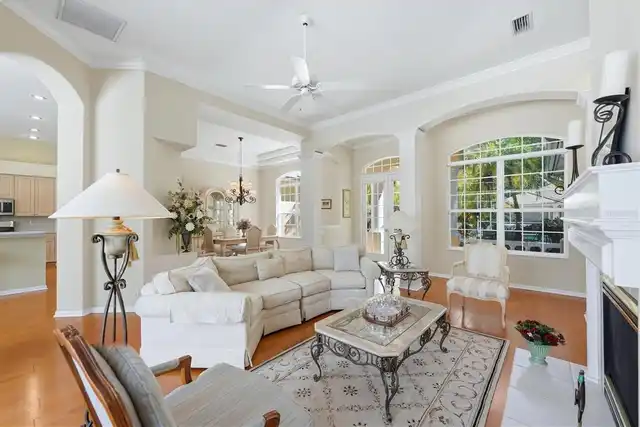 Listing Photo 6