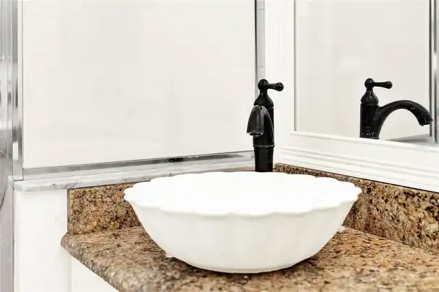Listing Photo 16