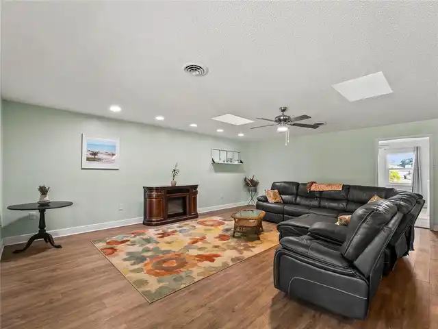 Listing Photo 13