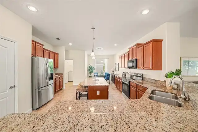 Listing Photo 8