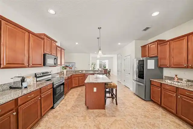 Listing Photo 10