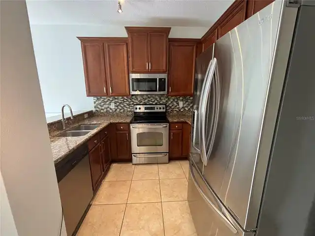 Listing Photo 8