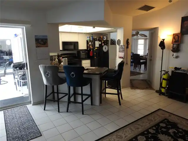 Listing Photo 9