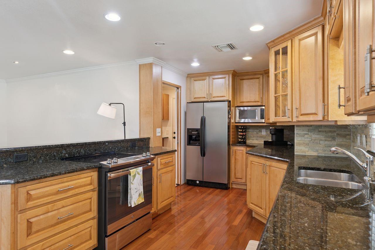 Listing Photo 8