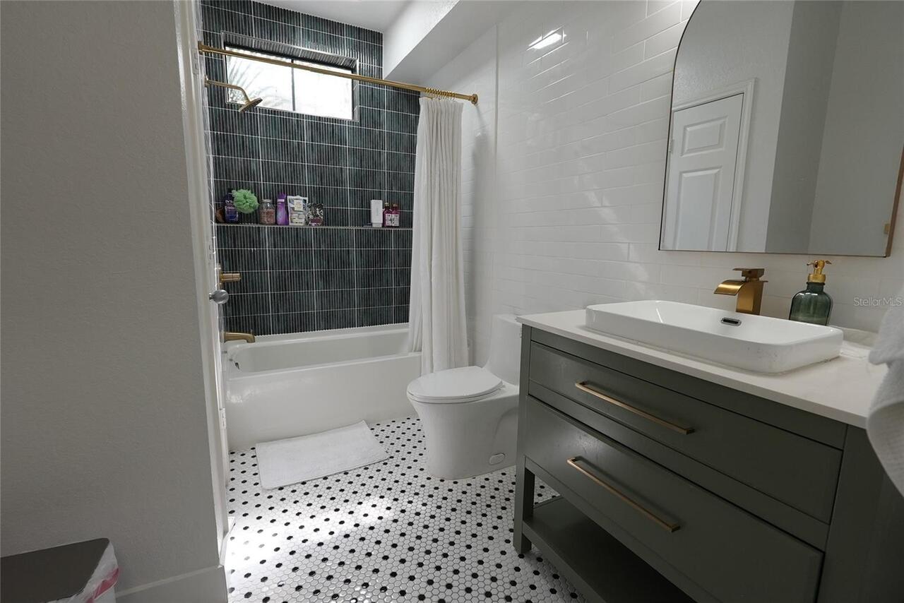 Listing Photo 15