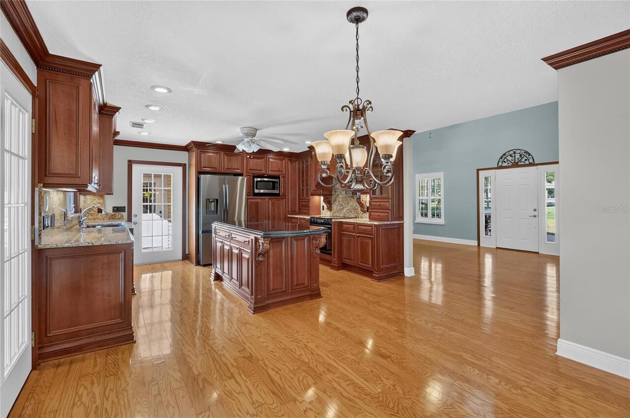 Listing Photo 11