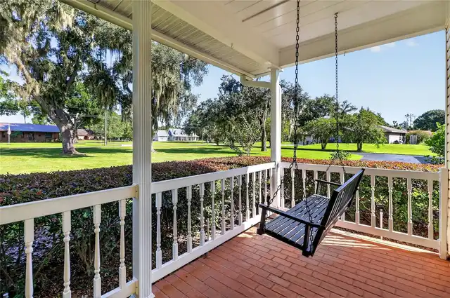 Listing Photo 10