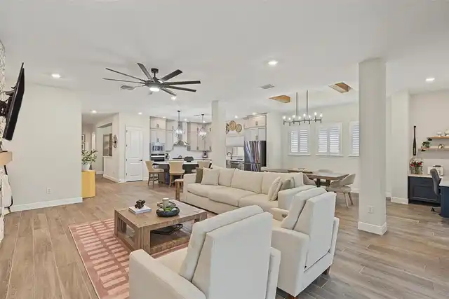 Listing Photo 8