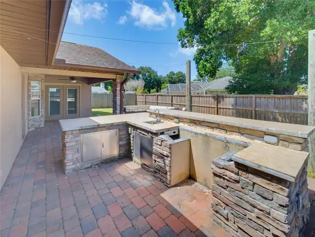 Listing Photo 11