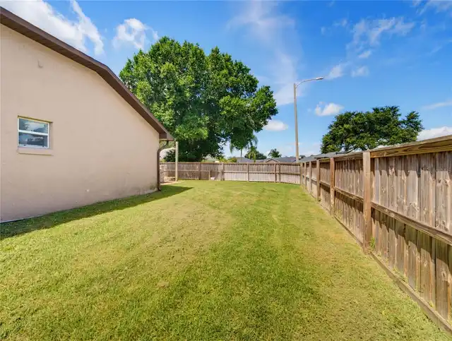 Listing Photo 14