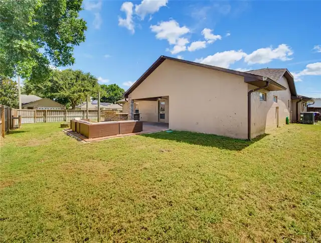 Listing Photo 16