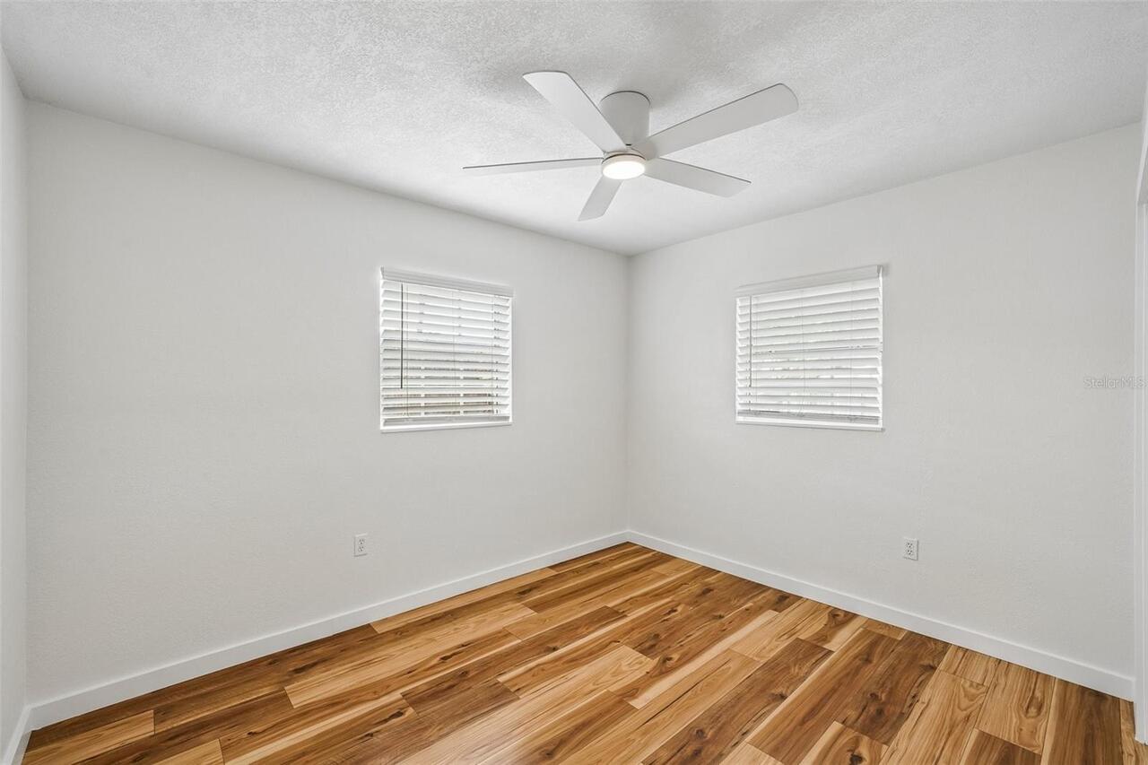 Listing Photo 14