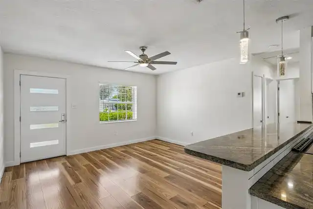 Listing Photo 7
