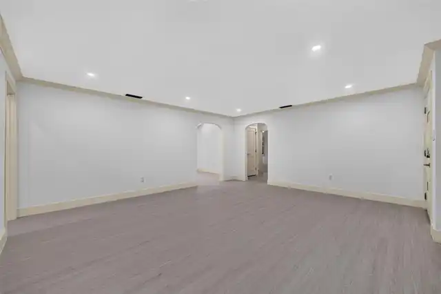 Listing Photo 24